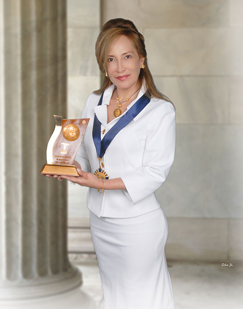 Nancy Ballesteros Dermatologa Quito Premio